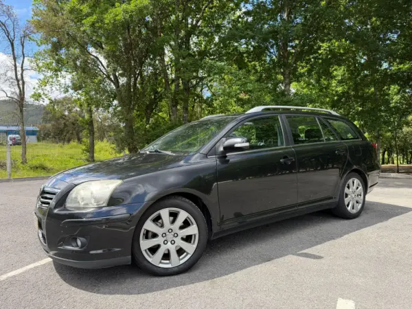 Toyota Avensis 19