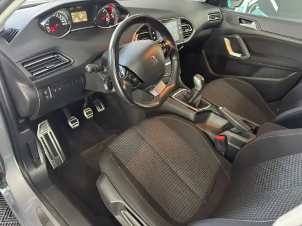 Peugeot 308 14