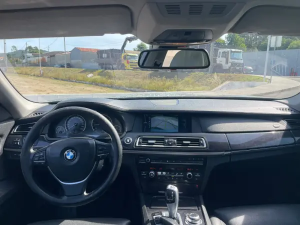BMW 730 d 8