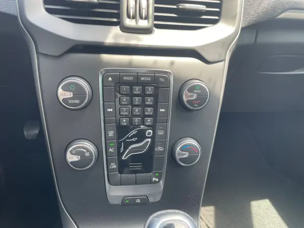 Volvo V40 12