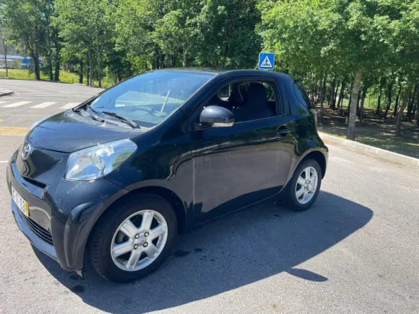 Toyota iQ 10