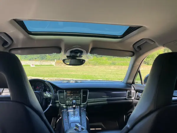 Porsche Panamera 12
