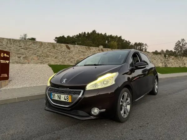 Peugeot 208 1