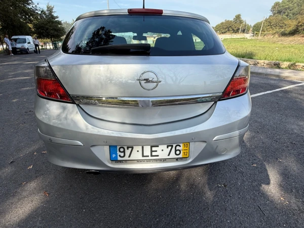Opel Astra GTC 15