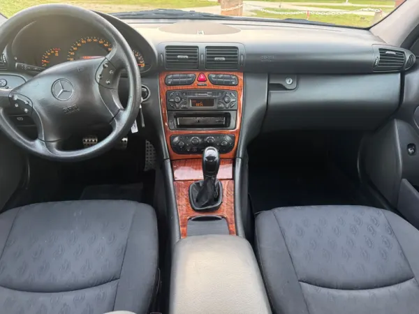Mercedes-Benz C 220 10