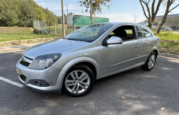 Opel Astra GTC 1