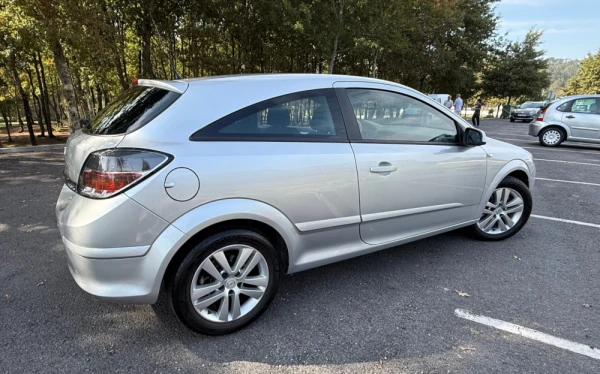 Opel Astra GTC 16