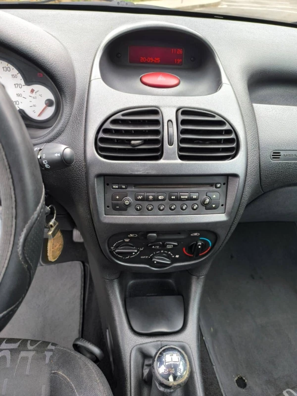 Peugeot 206 17