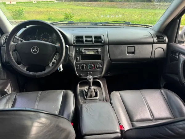 Mercedes-Benz ML 270 10