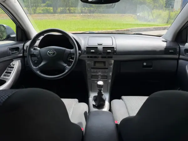 Toyota Avensis 12