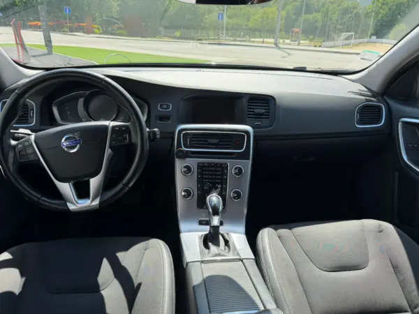 Volvo V60 15