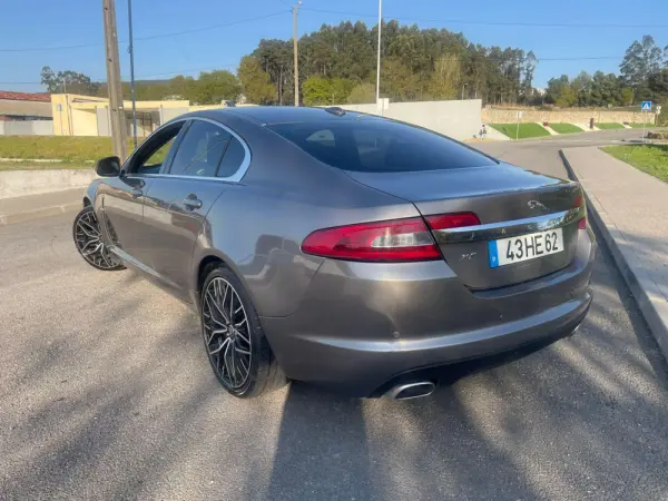 Jaguar XF 16