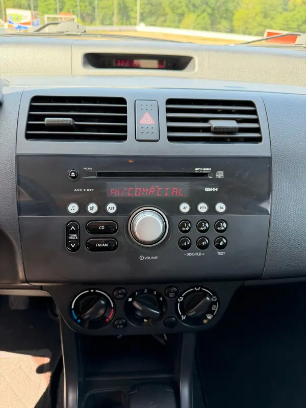 Suzuki Swift 13