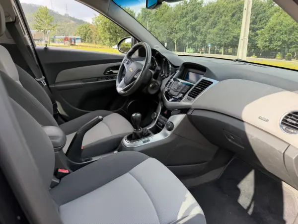 Chevrolet Cruze 10