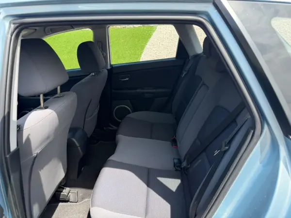 Mazda 3 8