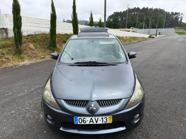 Mitsubishi Grandis 3