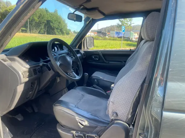 Mitsubishi Pajero 2.5 TD GLX Longo 6