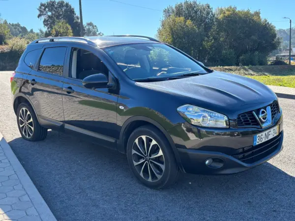 Nissan Qashqai +2 13