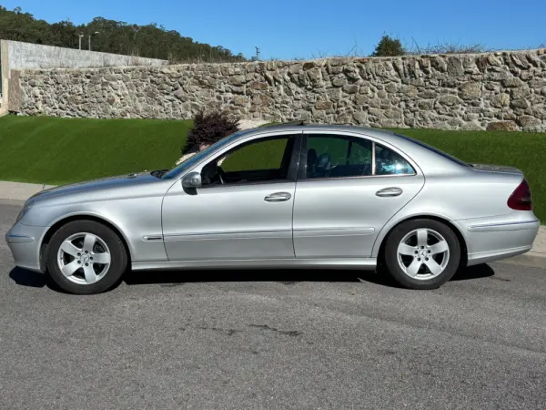 Mercedes-Benz E 220 CDi Avantgarde 10