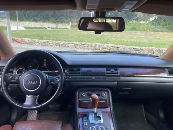 Audi A8 2