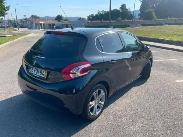 Peugeot 208 11