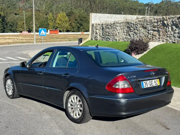 Mercedes-Benz E 220 CDi Classic BE Auto. 8
