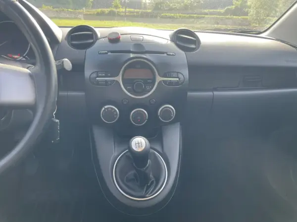 Mazda 2 12