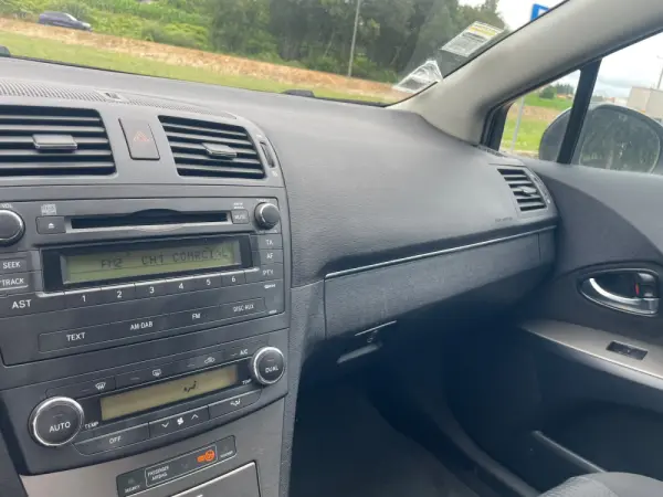 Toyota Avensis 8