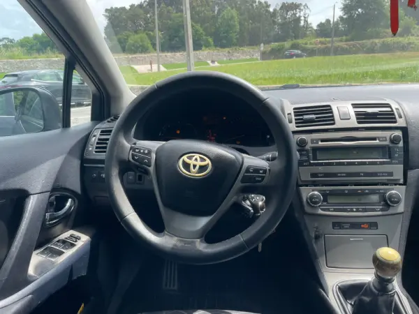 Toyota Avensis 2
