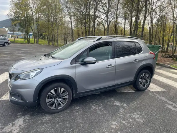 Peugeot 2008 1.2 PureTech Style 5
