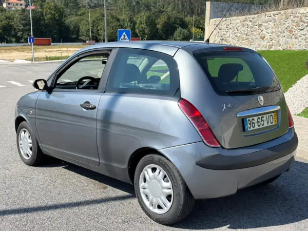 Lancia Ypsilon 11
