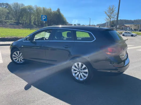 Opel Astra Sports Tourer 13