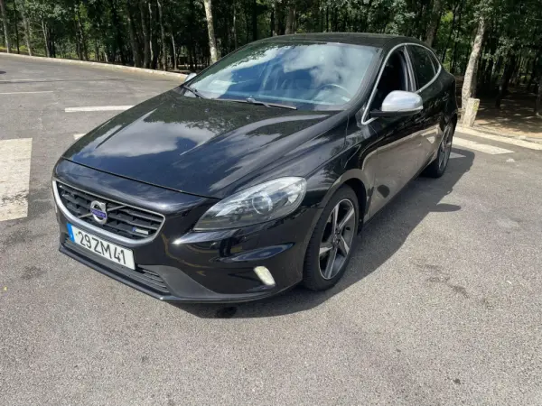 Volvo V40 1.6 D2 R-Design 1