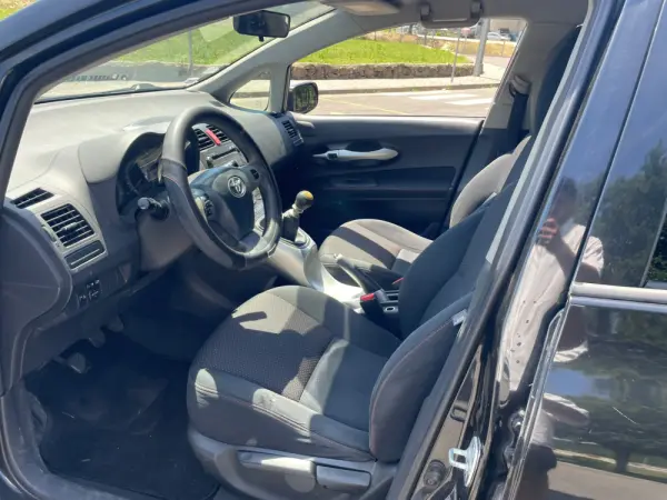 Toyota Auris 8