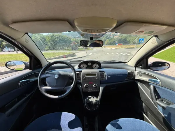 Lancia Ypsilon 2