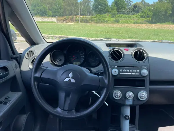 Mitsubishi Colt 8