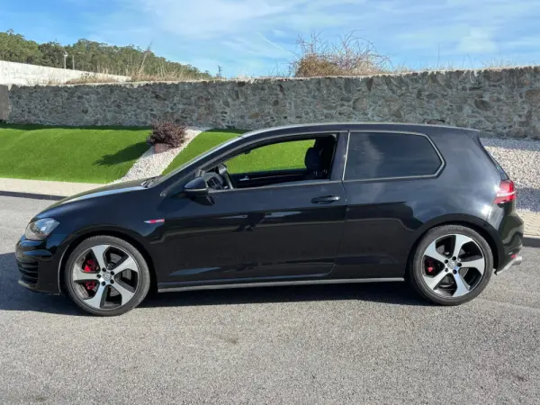 Volkswagen Golf GTI (BlueMotion ) 9
