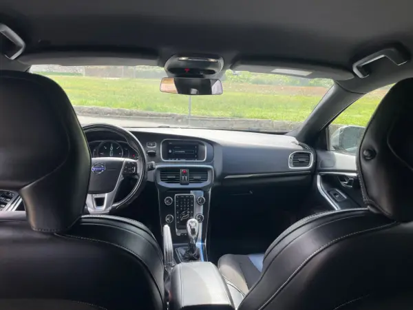 Volvo V40 1.6 D2 R-Design 8