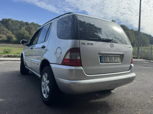 Mercedes-Benz ML 270 5