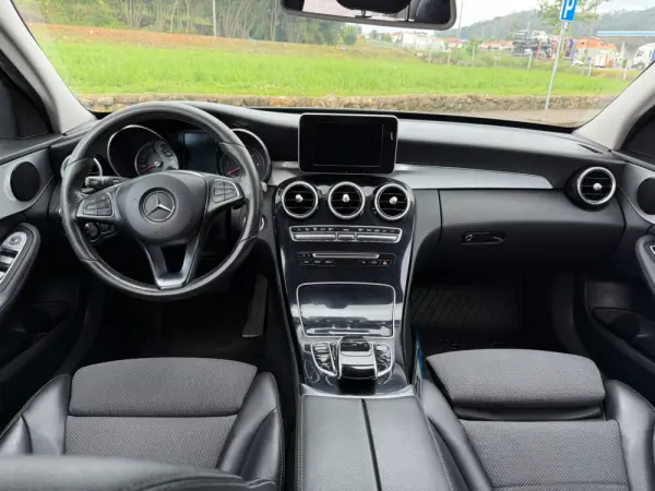 Mercedes-Benz C 220 2