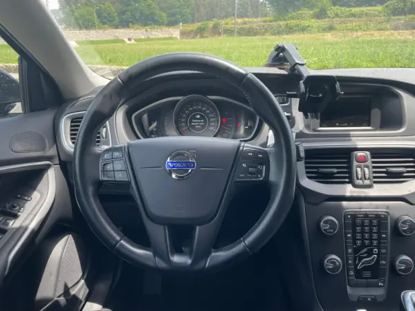 Volvo V40 17