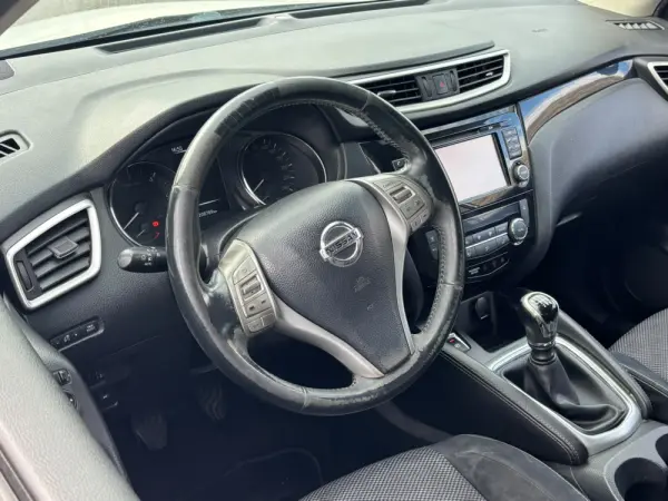Nissan Qashqai 10
