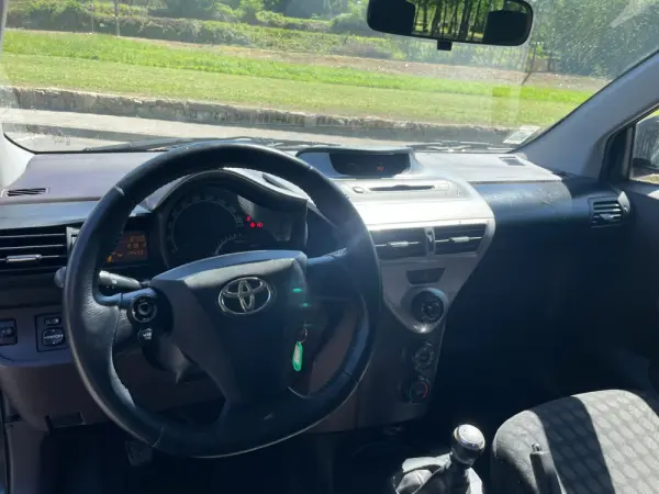 Toyota iQ 7