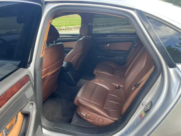 Audi A8 6