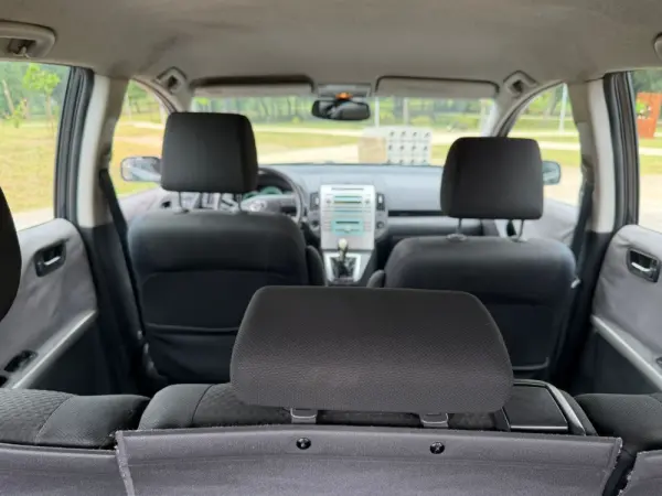 Toyota Corolla Verso 13