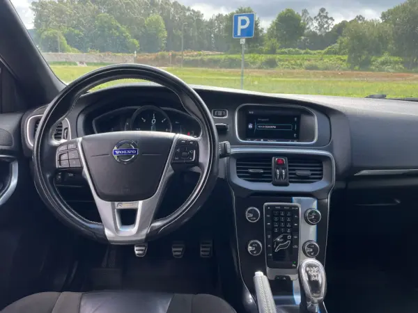 Volvo V40 1.6 D2 R-Design 2