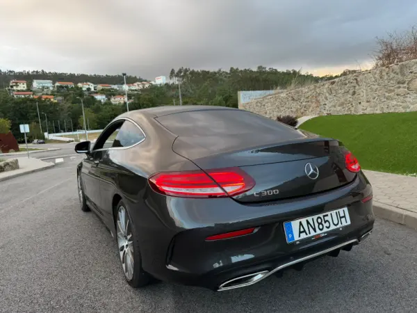 Mercedes-Benz C 300 Outro 9