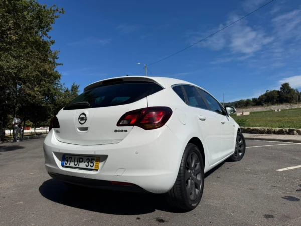 Opel Astra 8