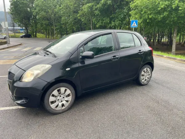 Toyota Yaris 1