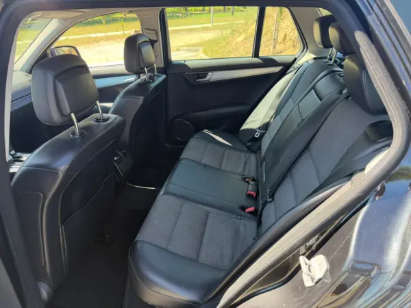 Mercedes-Benz C 220 3